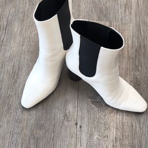 Donald Pliner Laila White Leather Pull On Heel Ankle Boots Size 6M